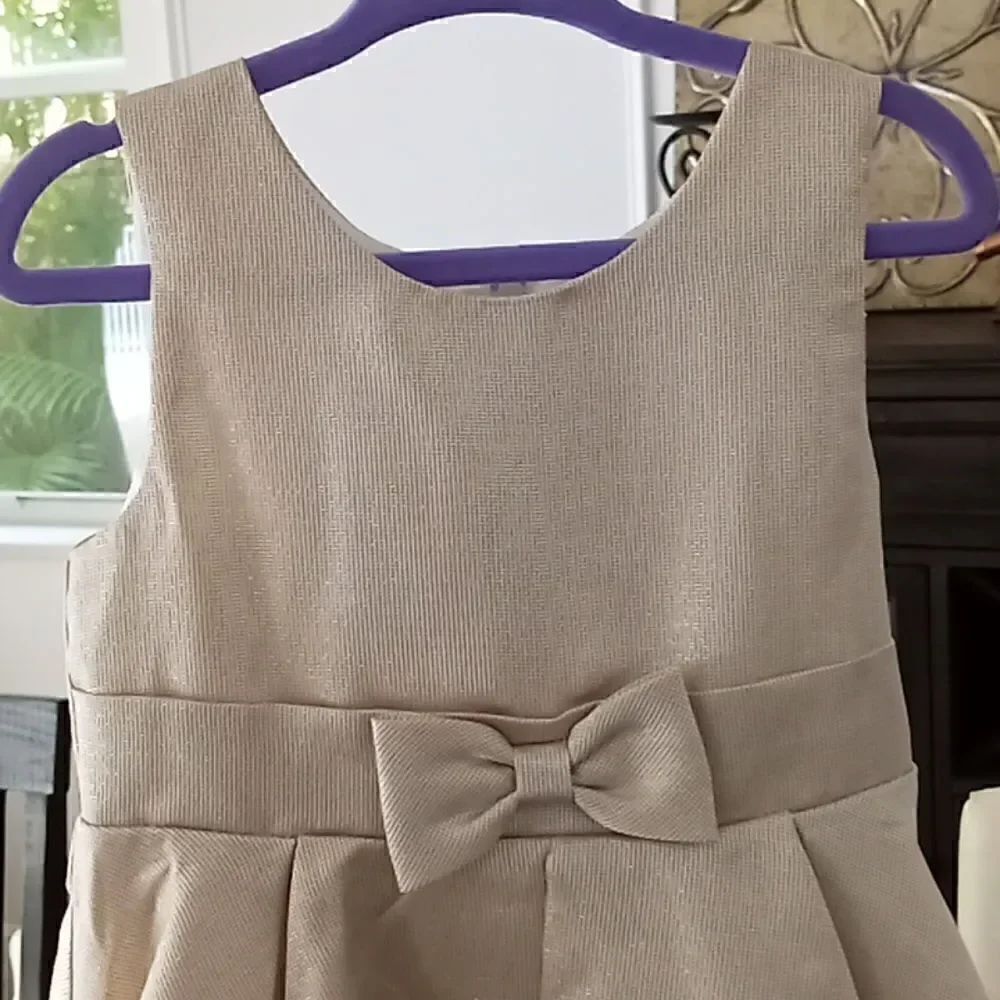 little girls dress gold bow detail up front zipper back great condition - Picture 2 of 4